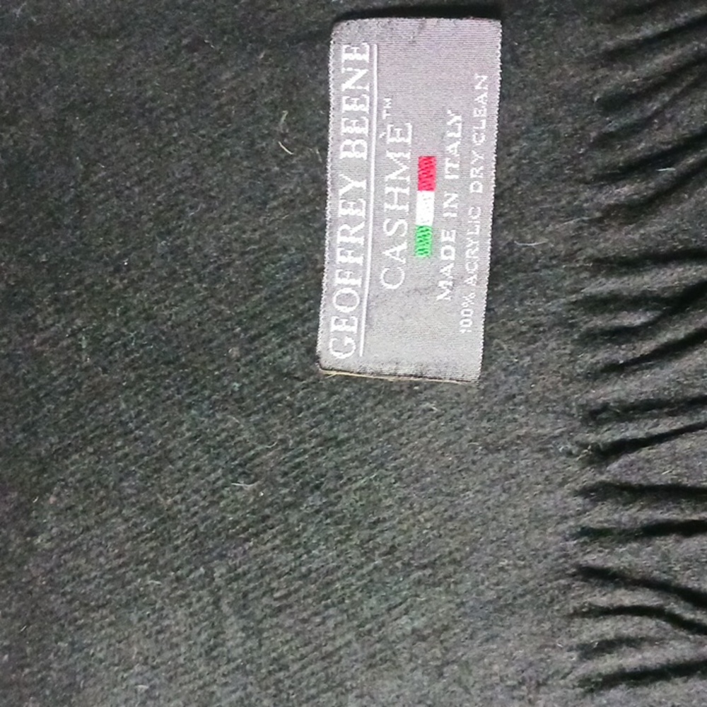 Geoffrey Beene 100% Cashmer Scarf Made in Italy